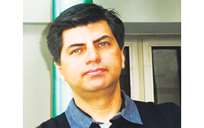Dr. Eduardo Avilés, autor